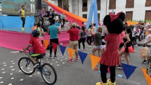 bailatón de colores Confa