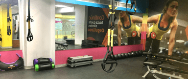 Imagen de zona de calentamiento de un gimnasio