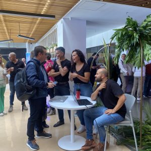 Explicación a empresarios sobre IA para la productividad. Confa D-IA.