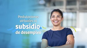 Mujer feliz sonrie y se siente segura porque accedió al subsidio de desempleo de Confa
